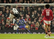 爱游戏官网-曼联遭遇惨败连胜势头遭打断的简单介绍