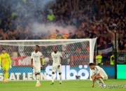 爱游戏在线-皇马后卫失误，导致球队遭遇失利(皇马后卫失误,导致球队遭遇失利是真的吗)