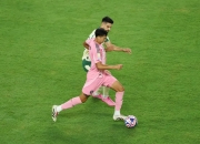 爱游戏官网网页版入口-比赛场地湿滑情况加剧，对球员技术要求更高