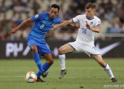 爱游戏中国官网-尼斯足球队在最新比赛中展现出色表现