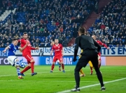 爱游戏官方登录入口-沙尔克客场告捷，克星之战取胜