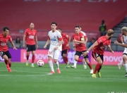 爱游戏网页版入口-足球赛事风云无解，豪门球队争夺角逐