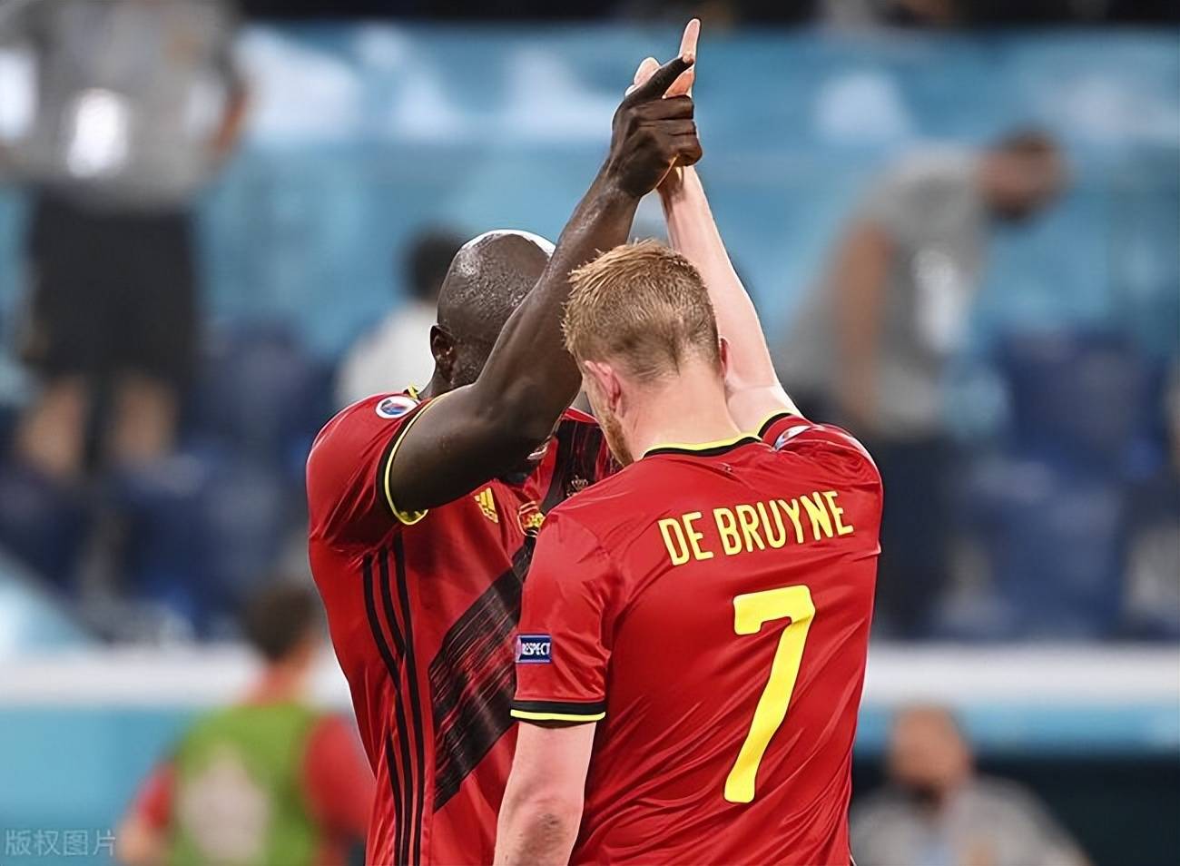 精彩欧预赛一触即发,豪强傲视群雄 精彩欧预赛一触即发,豪强傲视群雄