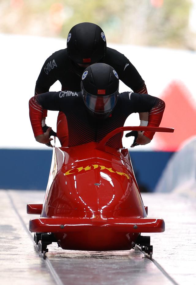 挪威雪车选手一路领先,尽揽金牌 挪威雪车选手一路领先,尽揽金牌