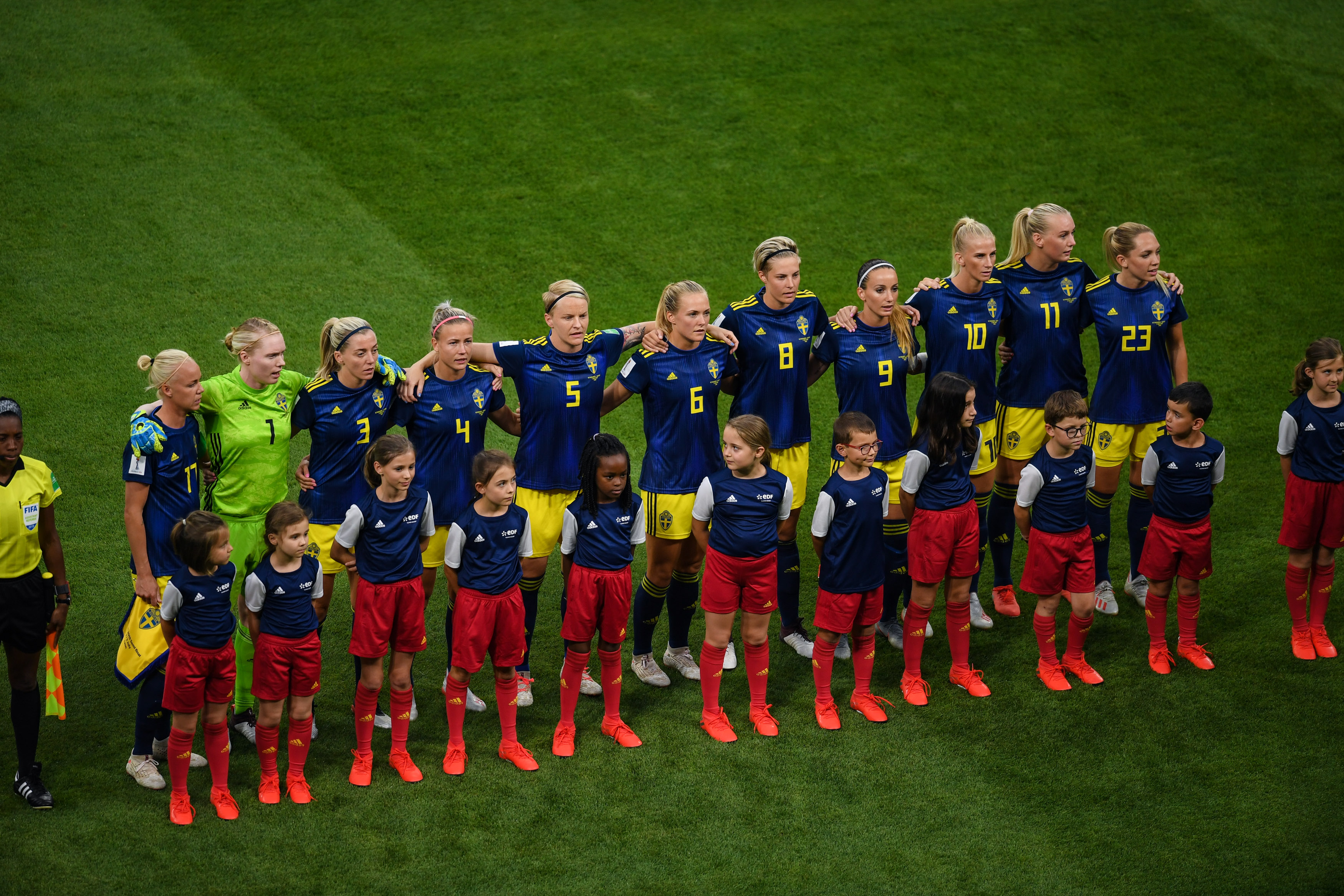 包含意大利胜瑞典,晋级欧洲足球决赛争夺之途的词条 包含意大利胜瑞典,晋级欧洲足球决赛争夺之途的词条