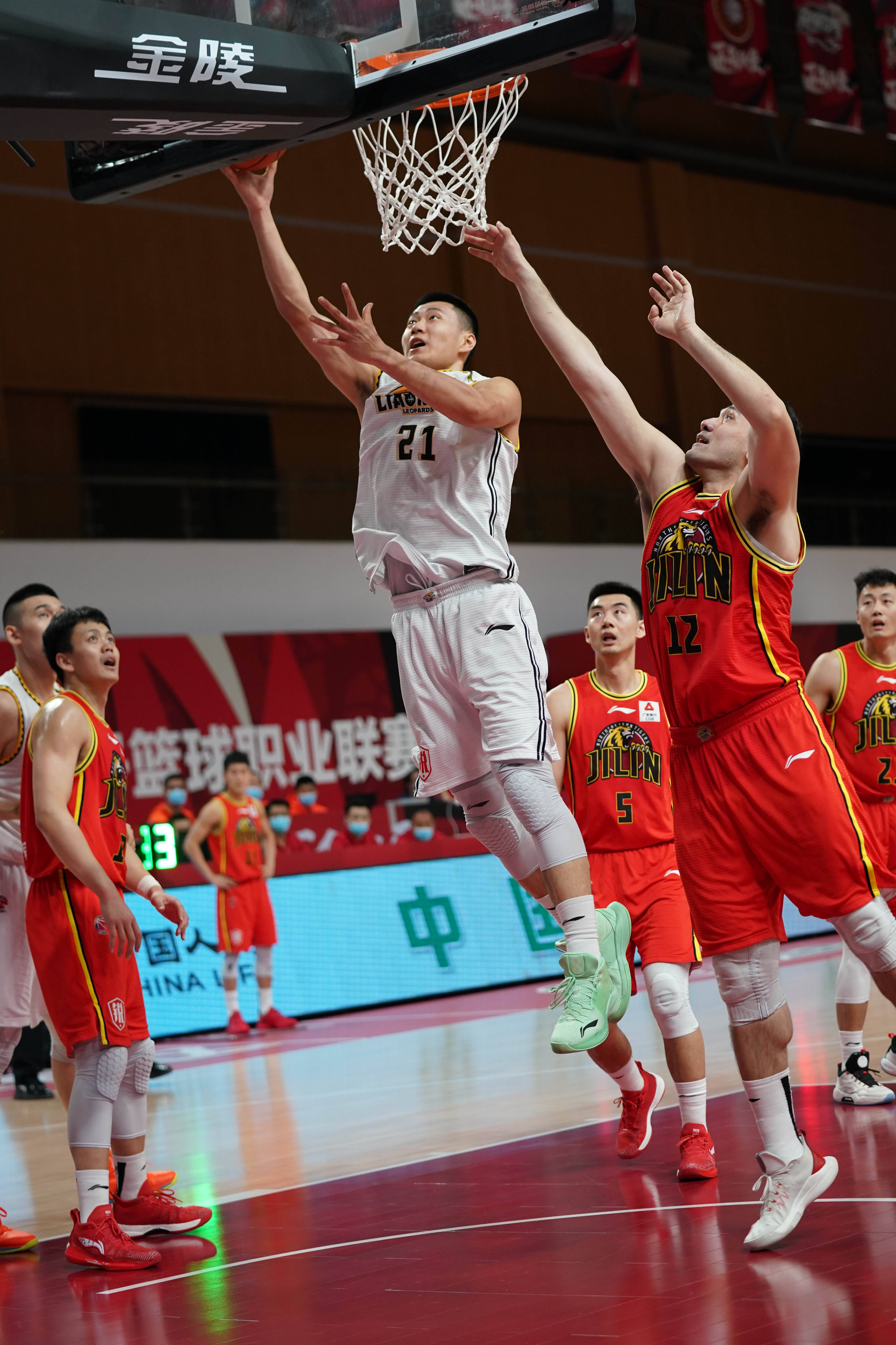 吉林男篮击败吉林,排名大幅提升的简单介绍 吉林男篮击败吉林,排名大幅提升的简单介绍