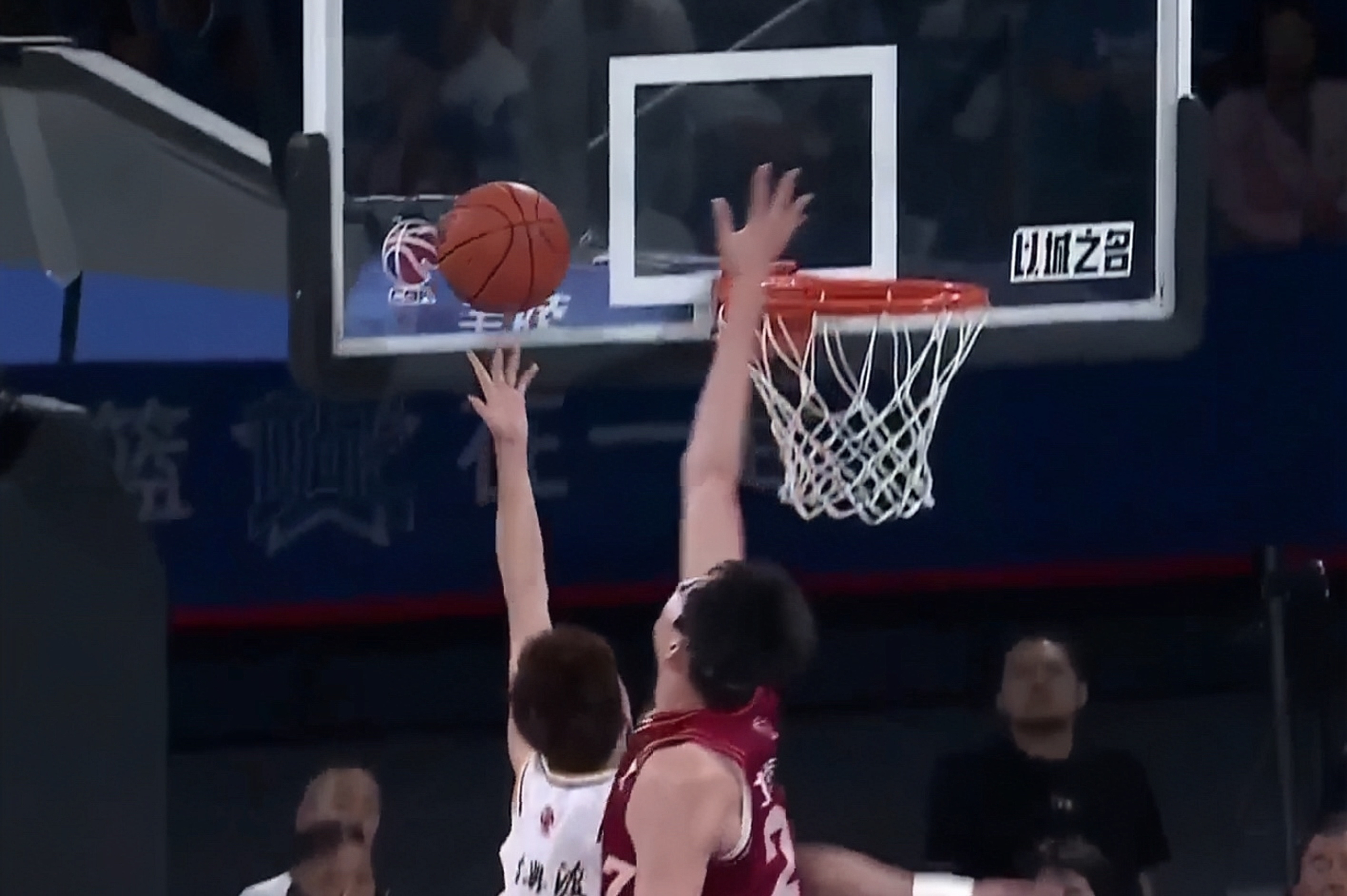 关于周琦在NBA总决赛中射进绝杀一球，扭转战局帮助球队夺冠的信息