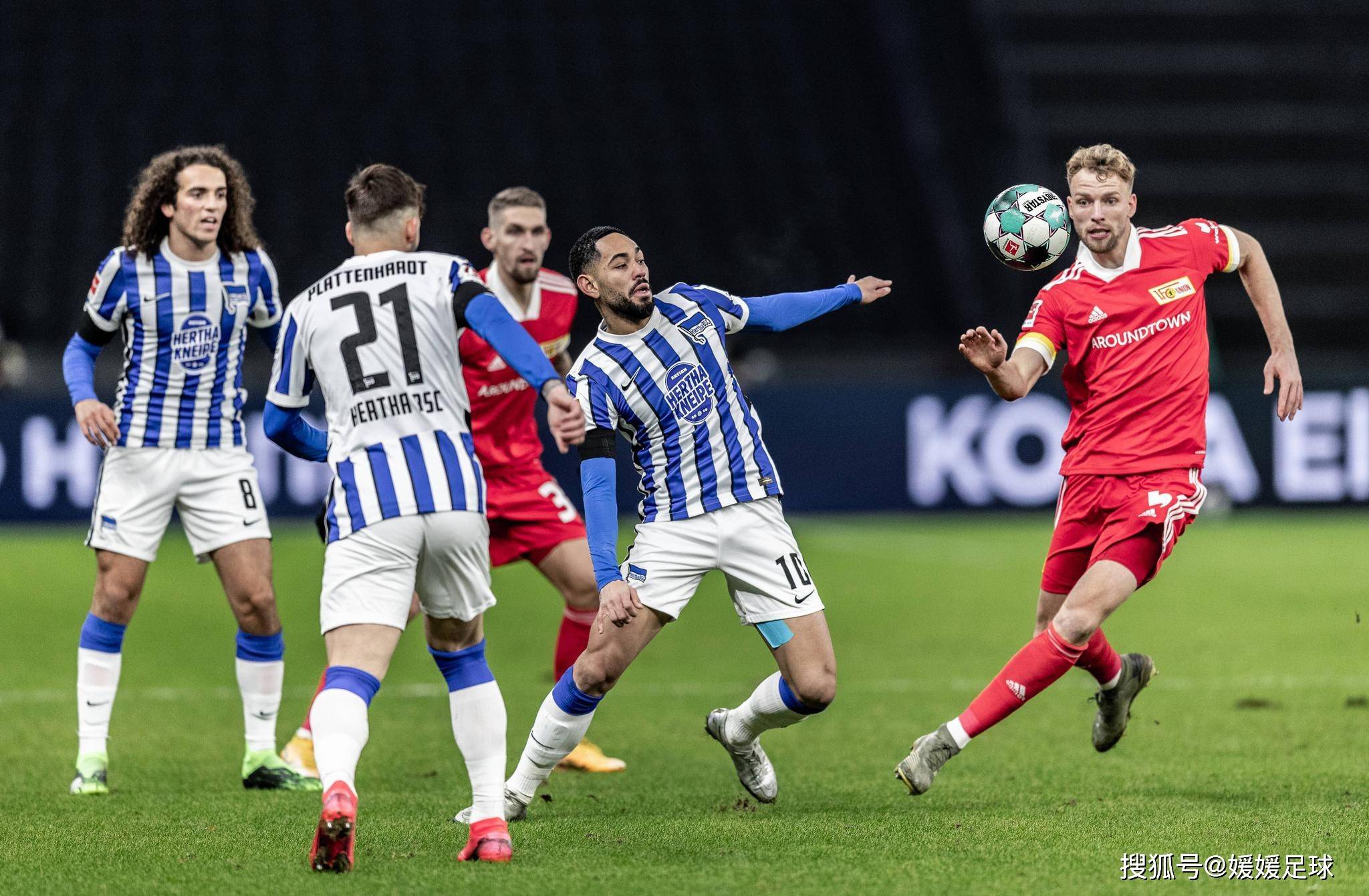 足球比赛精彩纷呈,球员实力得到展现的简单介绍 足球比赛精彩纷呈,球员实力得到展现的简单介绍