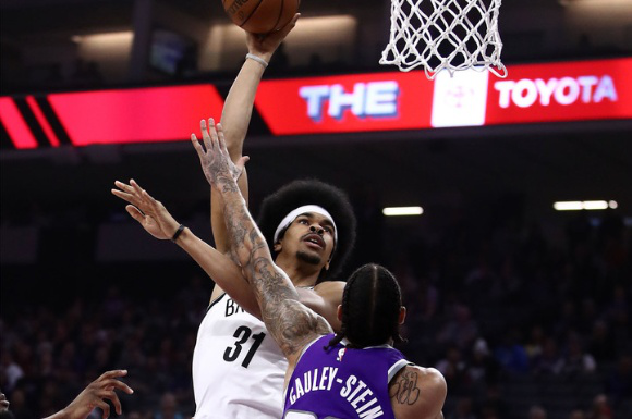 篮网逆转胜老鹰,取得五连胜 篮网逆转胜老鹰,取得五连胜