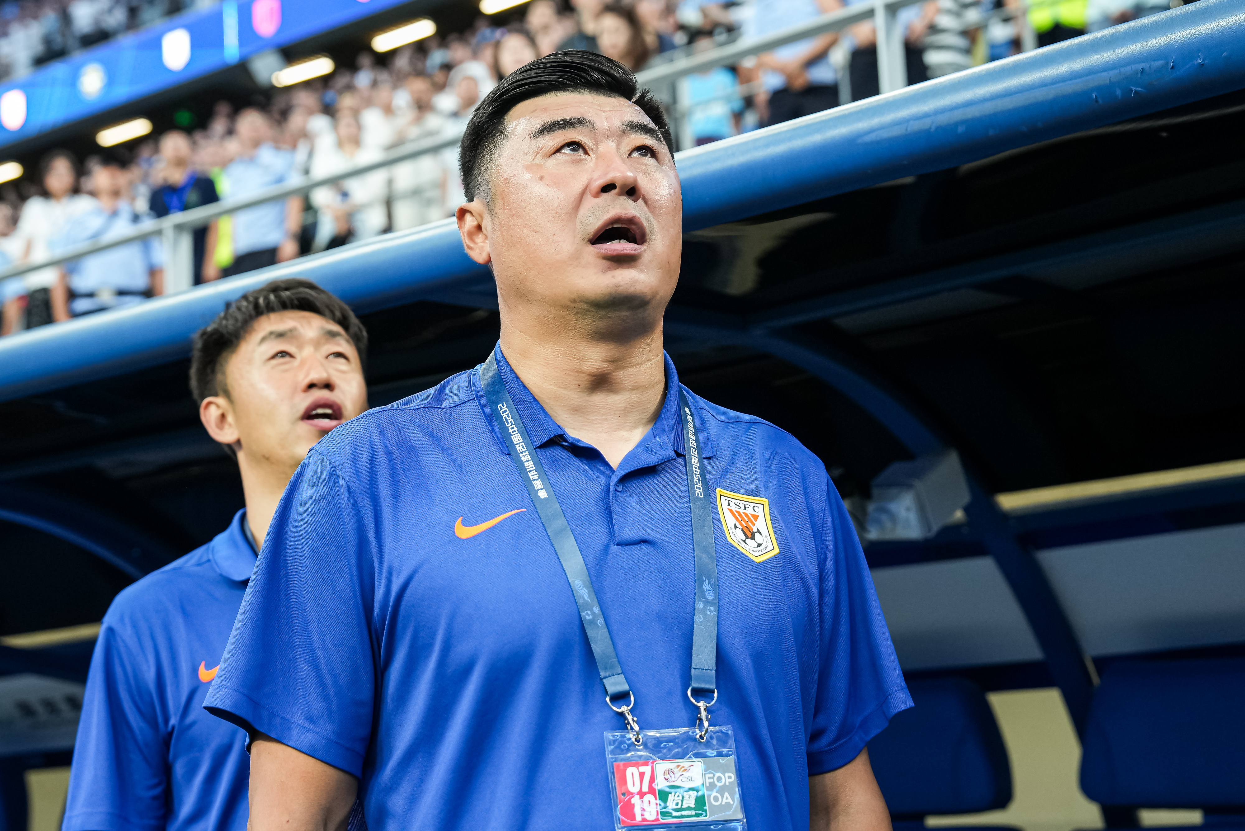 球队在冠军联赛比赛中的精彩表现备受关注 球队在冠军联赛比赛中的精彩表现备受关注