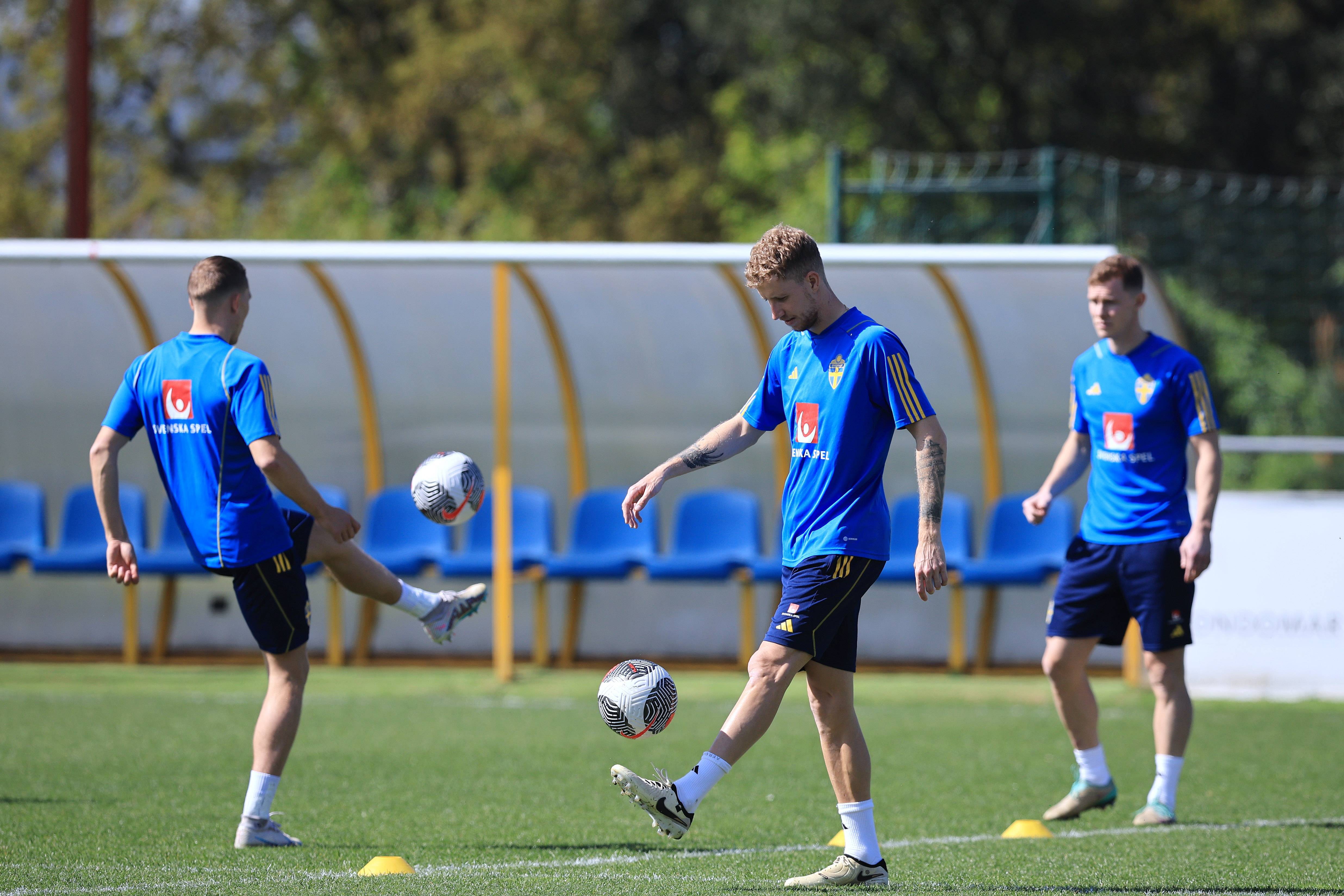 俄罗斯球员训练全力备战国际友谊赛的简单介绍 俄罗斯球员训练全力备战国际友谊赛的简单介绍