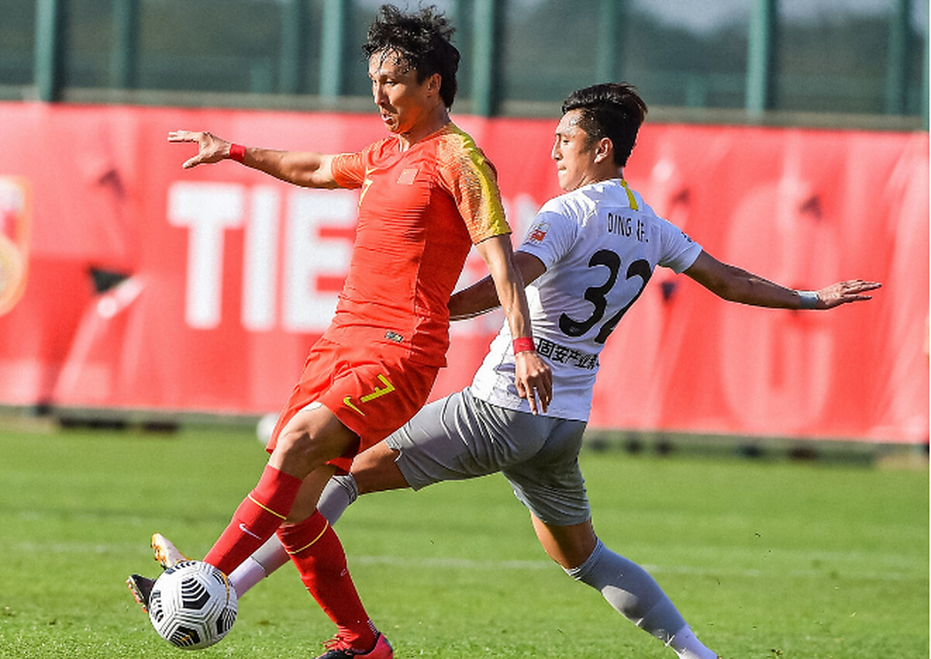 华夏幸福队员表现出色，为球队荣誉而战