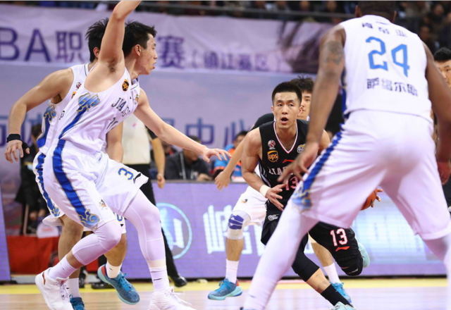 包含江苏队球员集体爆发，大胜迎来复活的词条