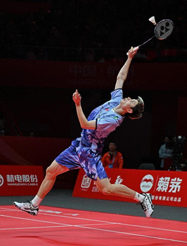 比赛中的技术动作令人拍案称奇