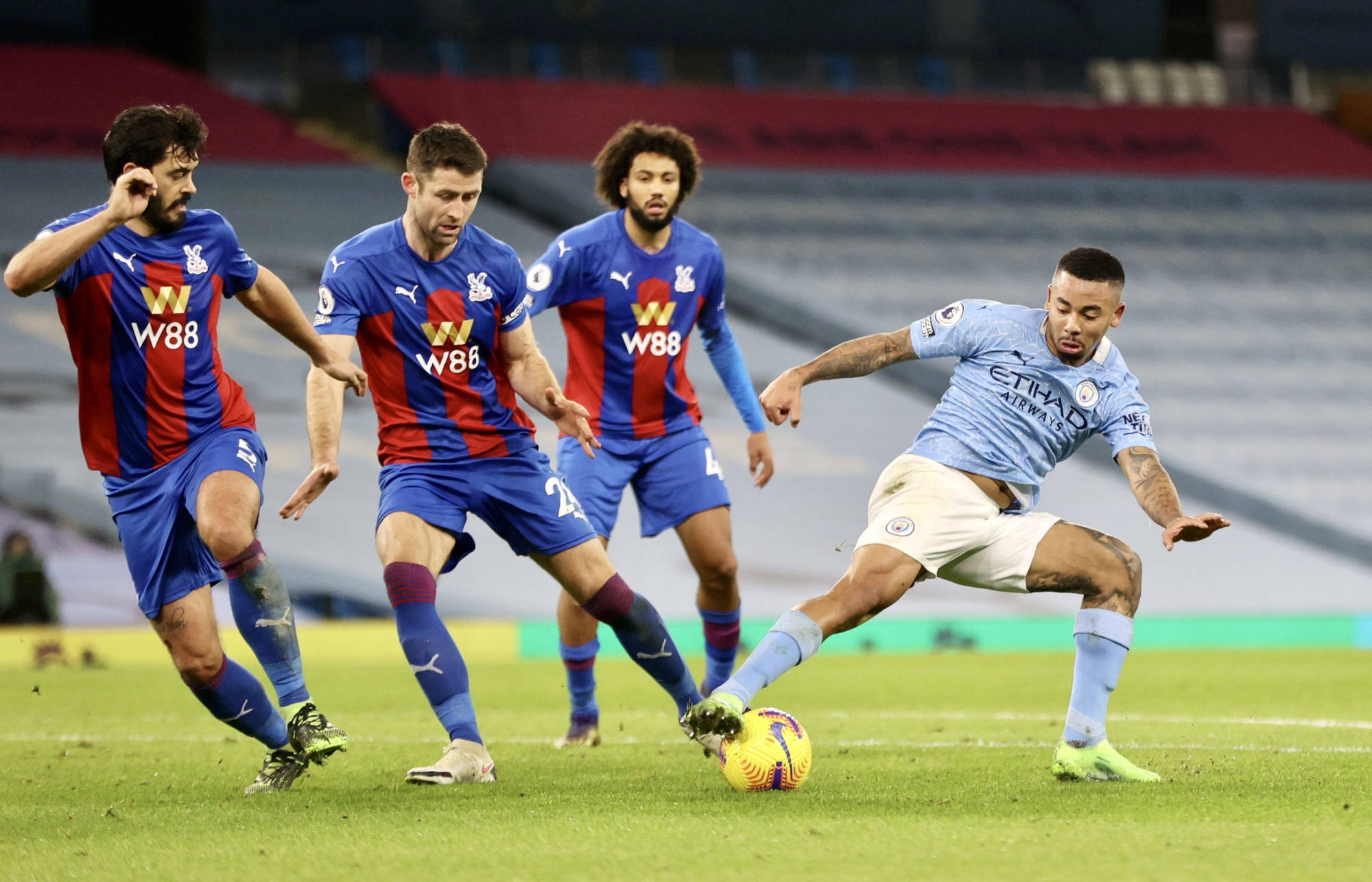 关于水晶宫中场核心受伤，影响球队发挥的信息